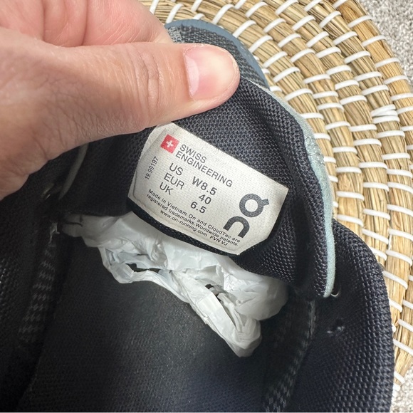 SOLD | On Cloud 2.0 Women’s Low Top Running Shoes in Tide Magnet Size 8.5 - Picture 10 of 16